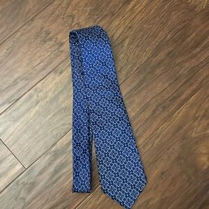 Blue tie
Express design studio
100 silk